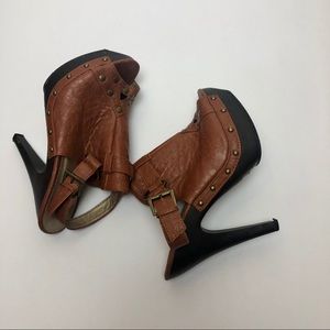 Tan clog heels with metallic detail